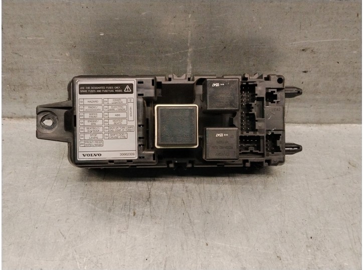 Recambio de caja reles / fusibles para volvo v40 station wagon (645) 1.8 referencia OEM IAM 30662309 