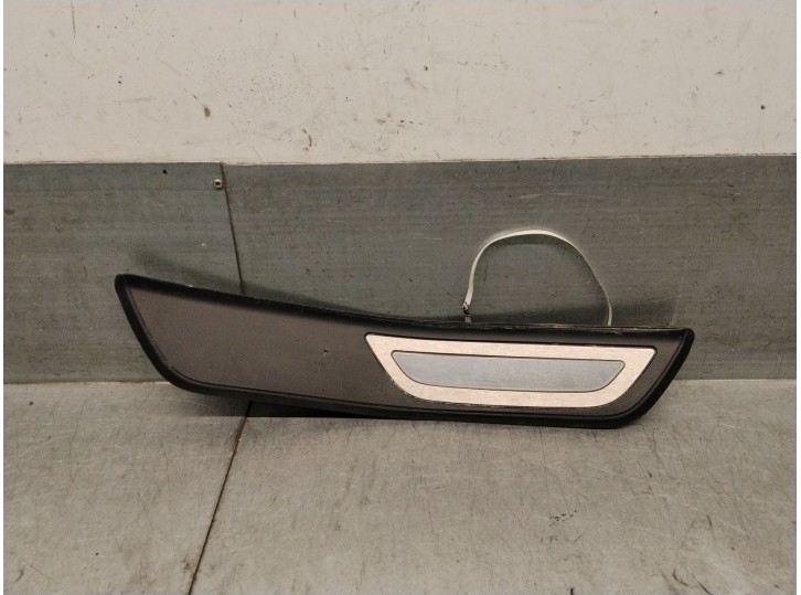 Recambio de embellecedor para bmw 6 gran coupe (f06) 640 d referencia OEM IAM 7277250 51477277250 