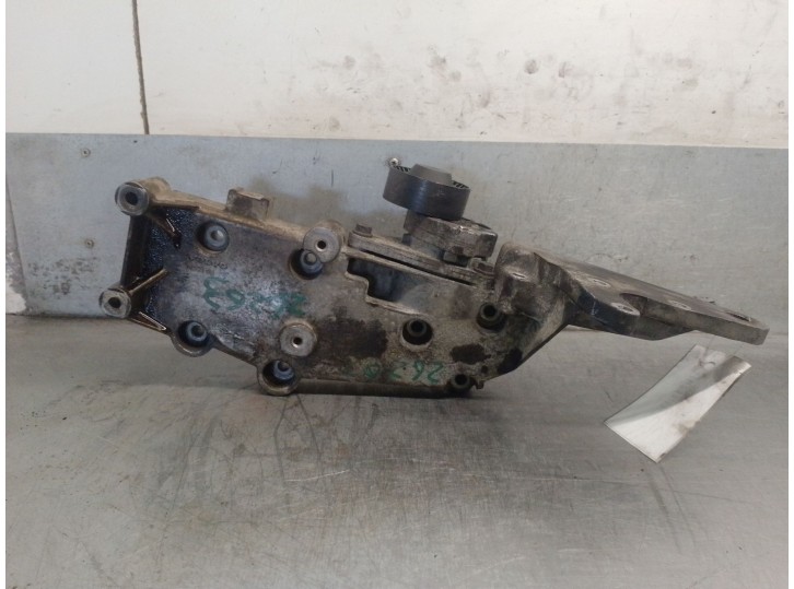 Recambio de soporte alternador para volvo v40 station wagon (645) 1.8 referencia OEM IAM 9497106 