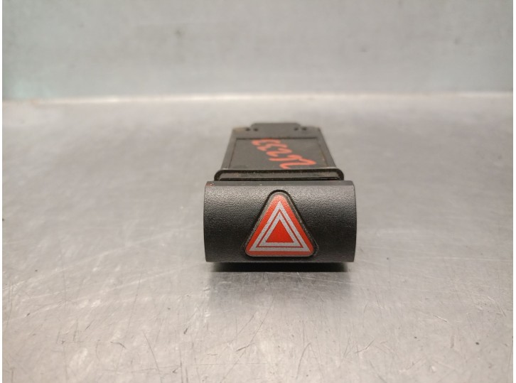 Replacement warning switch for Seat Ibiza II (6K1) 1.4 i OEM IAM reference 6K0953235B 6K0953235A