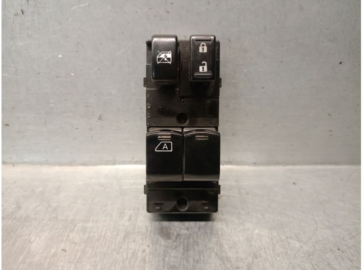 Replacement front left window regulator switch for Nissan Note (E12) 1.5 DCI OEM IAM reference 254013BB0C 254013BB0C