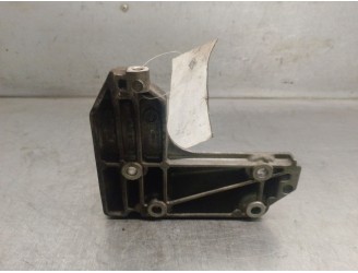 Replacement engine mount for BMW 1 (E81) 118 i OEM IAM reference 7505980
