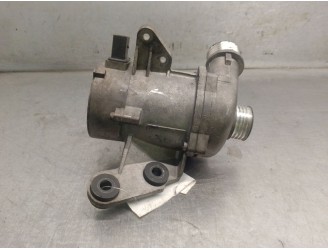 Replacement water pump for BMW 1 (E81) 118 i OEM IAM reference 11517586928 11517586929 
