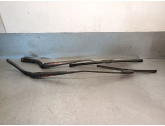 FRONT RIGHT WIPER ARM 288866123R 