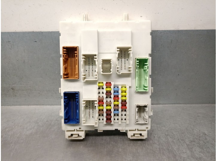 Recambio de caja reles / fusibles para ford focus iii 1.6 tdci referencia OEM IAM F1ET14A073BC 