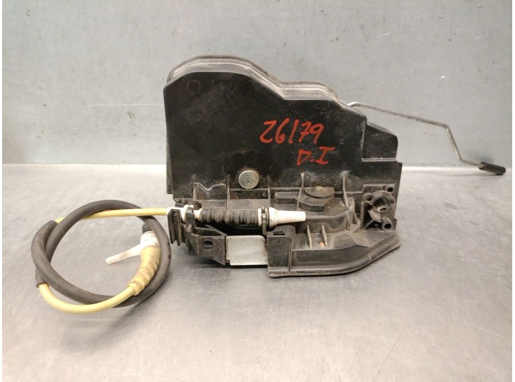 Replacement front left door lock for BMW 5 (F10) 530 D xDrive OEM IAM reference 7202143 7202143