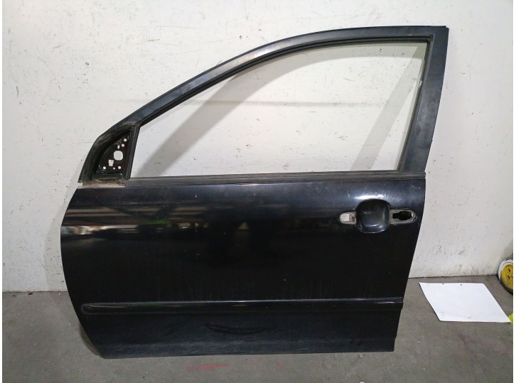 Replacement front left door for Toyota Corolla (_E12_) 1.4 D (NDE120_) OEM IAM reference 6700202171 6700202171 
