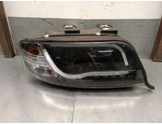 FARO DERECHO SK3401ADA699 4B0941004BJ 