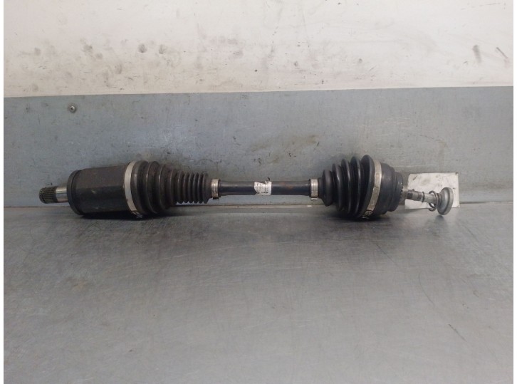 Replacement left front driveshaft for BMW 5 (F10) 530 D XDRIVE OEM IAM reference 31607618681 31607618681