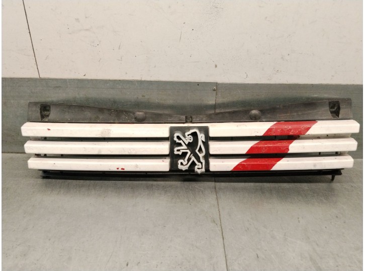 Recambio de rejilla delantera para peugeot 205 ii (20a/c) 1.1 referencia OEM IAM 9253108580 