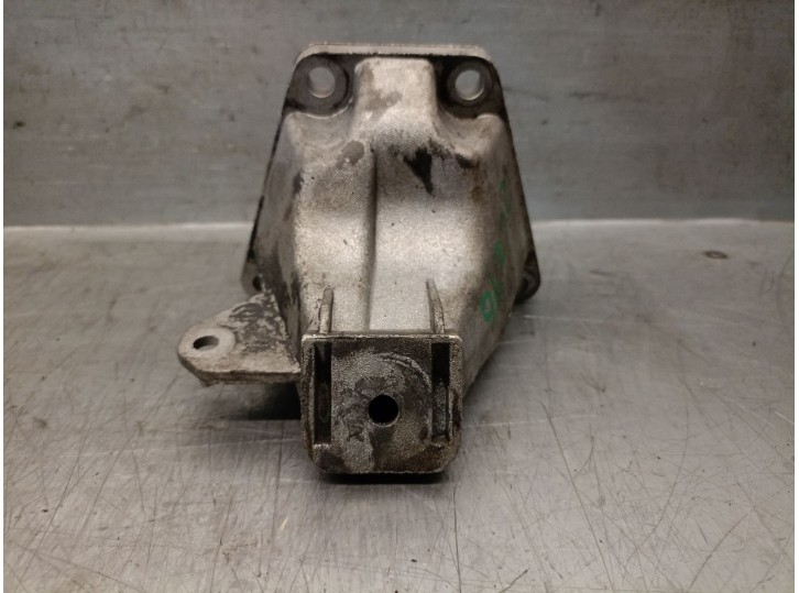 Replacement engine mount for audi a6 c5 (4b2, 4b4) 2.5 tdi OEM IAM reference 4B0199308 4B0199306