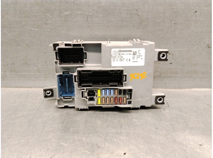 Recambio de caja reles / fusibles para fiat 500 (312_) 1.2 (312axa1a) referencia OEM IAM 00520492960 