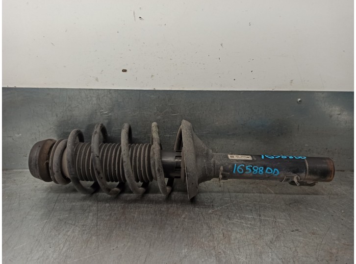 Replacement front right shock absorber for Seat Leon (1M1) 1.9 TDI OEM IAM reference 1J0413031R 