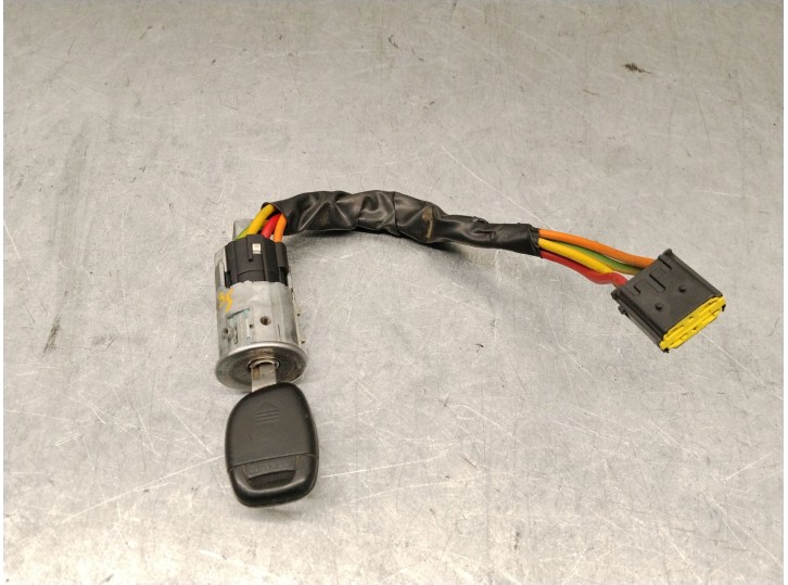 Replacement ignition switch for Renault Clio II (BB_, CB_) 1.5 dCi (B/CB3M) OEM IAM reference 7701471220 7701471220 