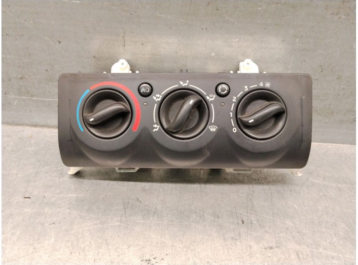 Replacement heater / air conditioning control unit for Renault Clio II (BB_, CB_) 1.5 dCi (B/CB3M) OEM IAM reference 770104907