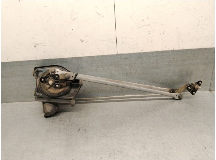 Replacement front wiper motor for Mitsubishi Space Star minivan (DG_A) 1.9 Di-D (DG4A) OEM IAM reference MR245600 MR245