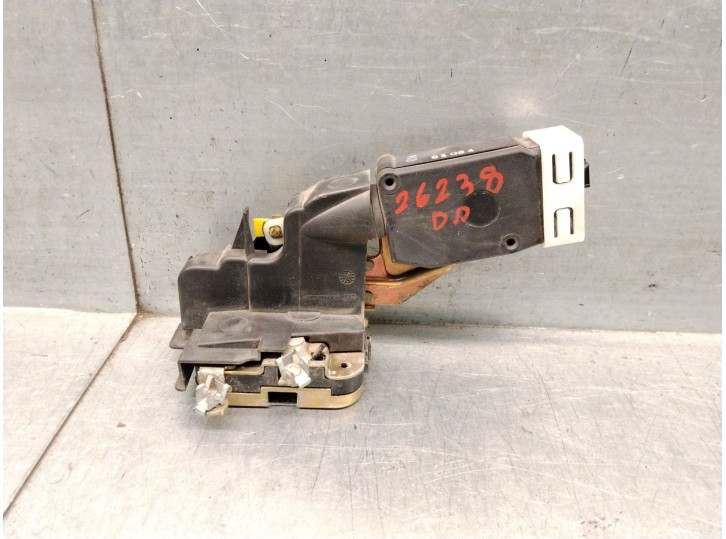 Replacement front right door lock for Mitsubishi Space Star Minivan (DG_A) 1.9 DI-D (DG4A) OEM IAM reference MR