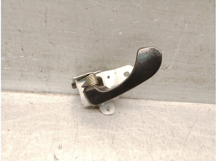 Replacement rear left inner door handle for Mitsubishi Space Star Monospace (DG_A) 1.9 DI-D (DG4A) OEM IAM reference MR2