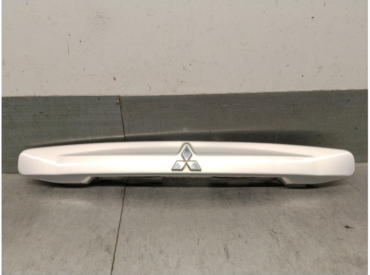 Replacement rear moldings for Mitsubishi Space Star MPV (DG_A) 1.9 Di-D (DG4A) OEM IAM reference MR245529 MR915027 