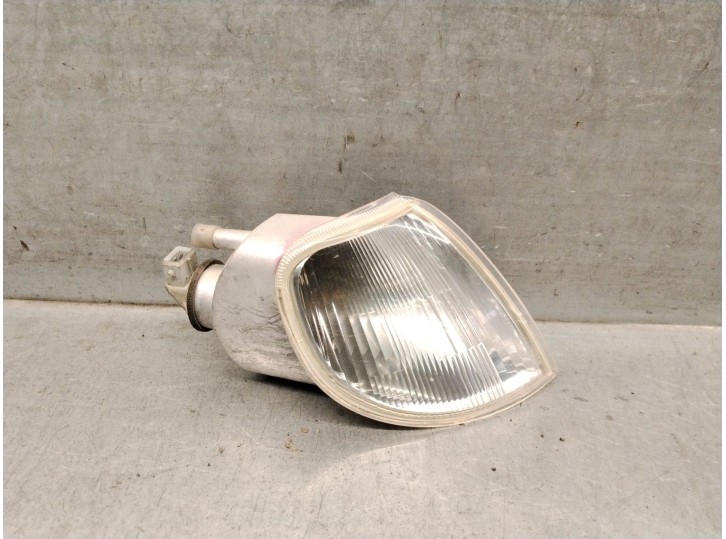 Replacement front right indicator light for Citroën Saxo (S0, S1) 1.5 D OEM IAM reference 630360 630360 