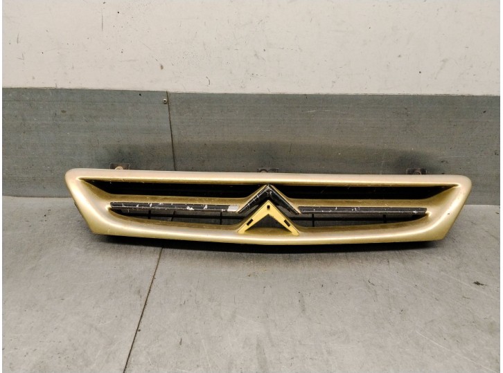Replacement front grille for Citroën Xsara Coupé (n0) 2.0 HDi 90 OEM IAM reference 7804G8 7804G8 