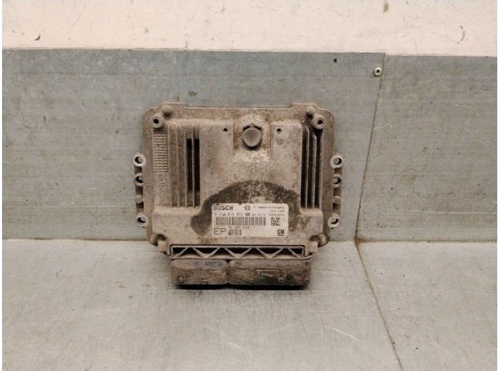 Replacement engine control unit (ECU) for Opel Zafira / Zafira Family B (A05) 1.9 CDTi (M75) OEM IAM reference 55205622 02810140