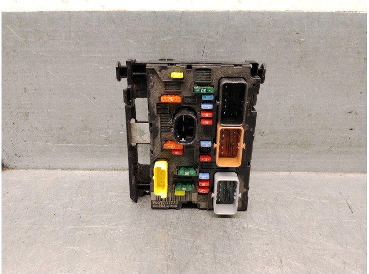 Recambio de caja reles / fusibles para citroën c2 (jm_) 1.4 referencia OEM IAM 9659741780 S11190878