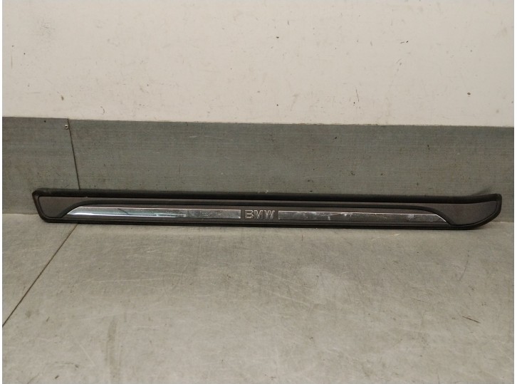 Recambio de molduras delanteras para bmw 1 descapotable (e88) 118 i referencia OEM IAM 30HF545001 