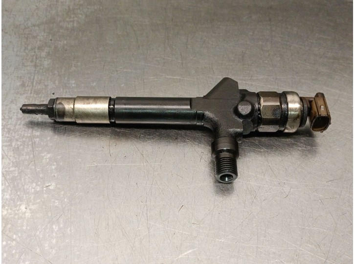 Replacement injector for Mazda 5 (CR) 2.0 CD (CR19) OEM IAM reference RF7J13H50 RF7J13H50 