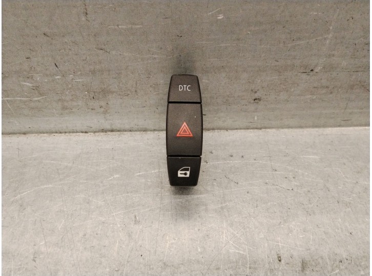 Replacement hazard warning switch for BMW 1 Convertible (E88) 118 i OEM IAM reference 61316945603 