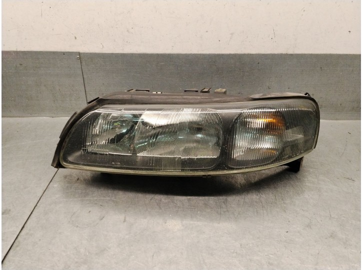Replacement left headlight for Volvo V70 II (285) 2.4 T OEM IAM reference 8662919 8693565 