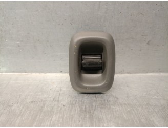 FRONT RIGHT WINDOW REGULATOR SWITCH 8340260G00 