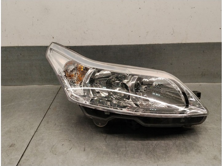 Replacement right headlight for Citroën C4 I (LC_) 1.6 16V OEM IAM reference 9684382280 6206L4 89902309