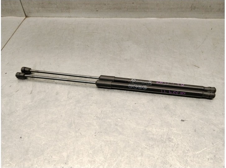 Replacement trunk / tailgate shock absorbers for Mazda 3 (BL) 1.6 MZ-CD (BL14) OEM IAM reference BBN962620 BBN962620 