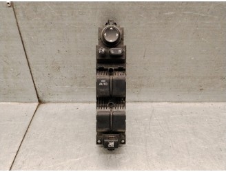 FRONT LEFT WINDOW REGULATOR SWITCH BEK666350 