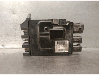 RELAY / FUSE BOX 243800010R PRT07820
