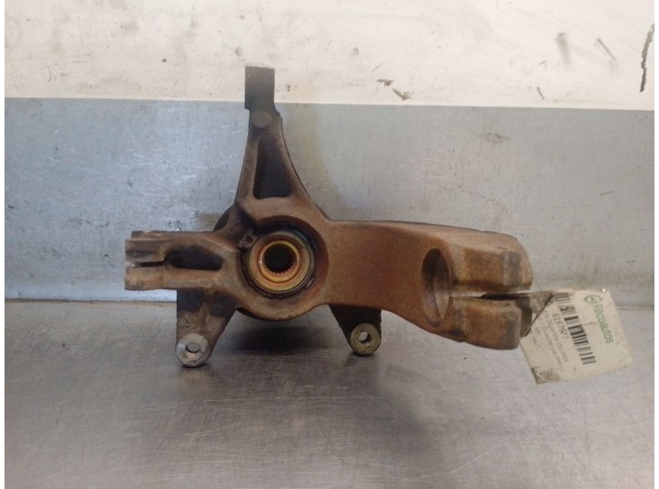 Replacement front left steering knuckle for Renault Megane II Coupé-Cabriolet (EM0/1_) 2.0 OEM IAM reference 8200297026 82002