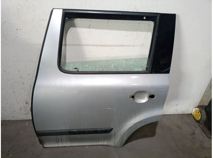 Recambio de puerta trasera izquierda para skoda yeti (5l) 1.2 tsi referencia OEM IAM 5L0833055 5L0833055 
