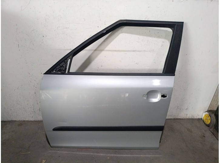 Recambio de puerta delantera izquierda para skoda fabia ii (542) 1.6 tdi referencia OEM IAM 5J6831055 5J6831055 