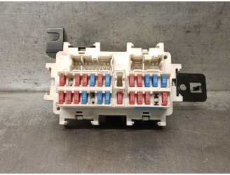 CAJA RELES / FUSIBLES 27517Y005 243507Y005 