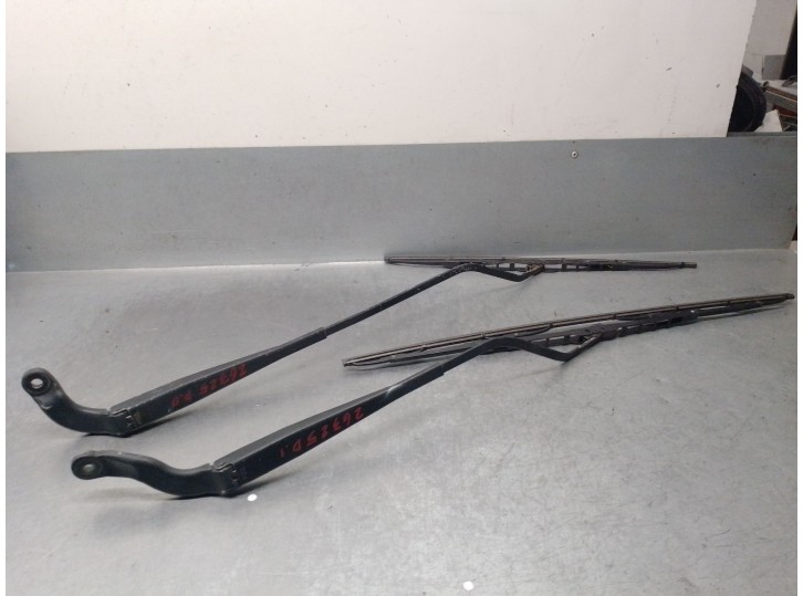 Recambio de brazo limpia delantero derecho para peugeot expert (224_) 2.0 hdi referencia OEM IAM 6429P1 6429P2 