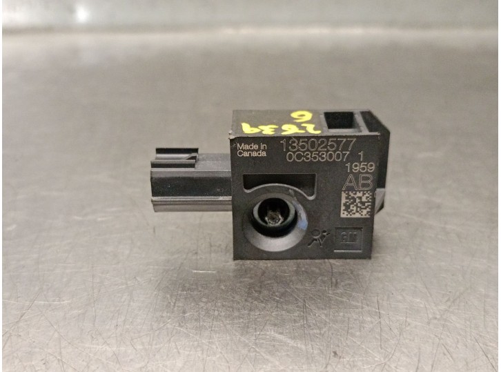 Recambio de sensor impacto para chevrolet cruze (j300) 2.0 cdi referencia OEM IAM 13502577 