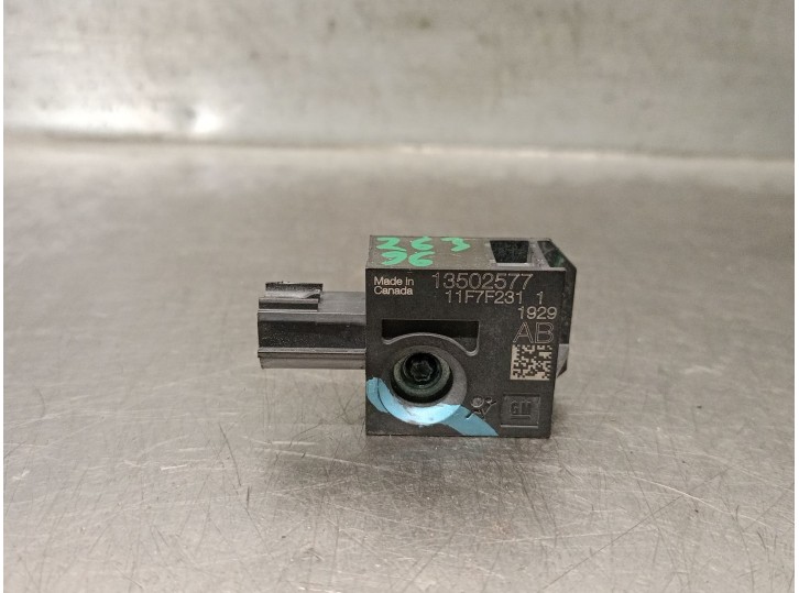 Recambio de sensor impacto para chevrolet cruze (j300) 2.0 cdi referencia OEM IAM 13502577 