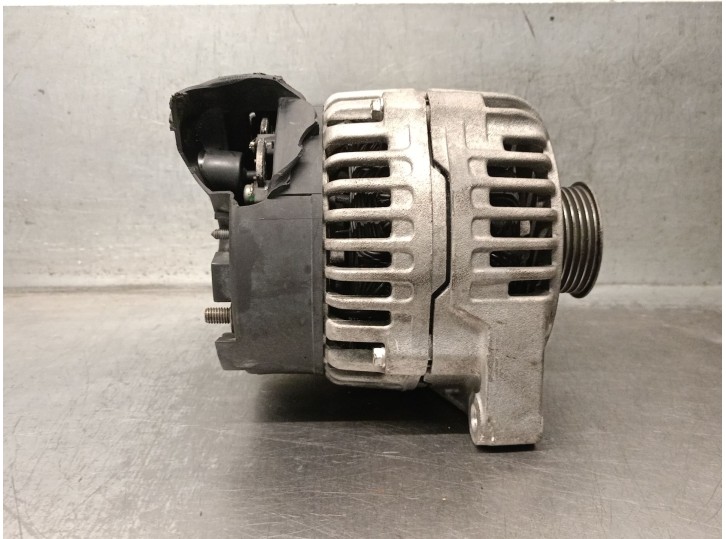 Recambio de alternador para audi a6 c5 (4b2, 4b4) 4.2 quattro referencia OEM IAM 077903015L 0123520021