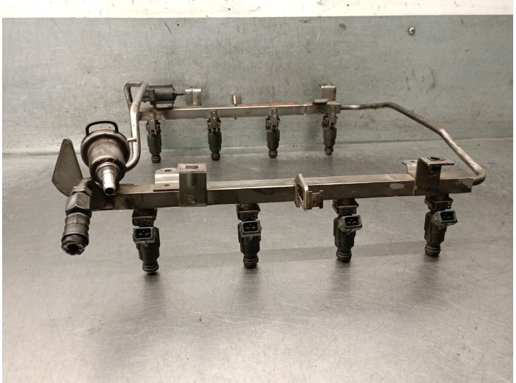Recambio de rampa inyectora para audi a6 c5 (4b2, 4b4) 4.2 quattro referencia OEM IAM 077133681L 