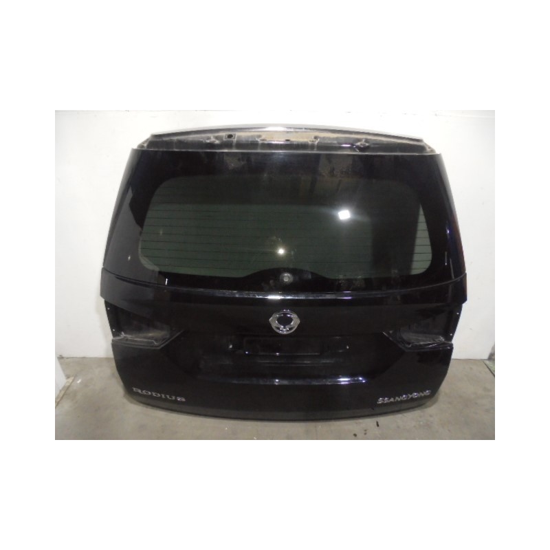 Recambio de porton trasero para ssangyong rodius xdi referencia OEM IAM 6401121300 NEGRO 5 PUERTAS