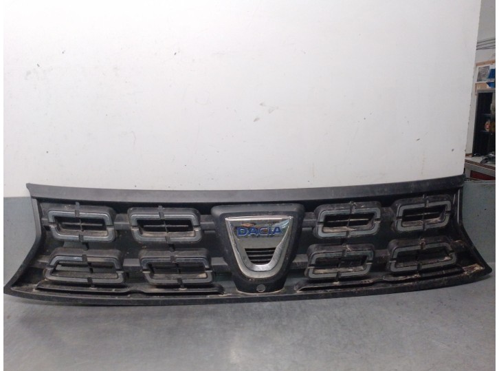 Recambio de rejilla delantera para dacia duster (hm_) 1.5 dci 115 4x4 (hmad) referencia OEM IAM 623105634R 