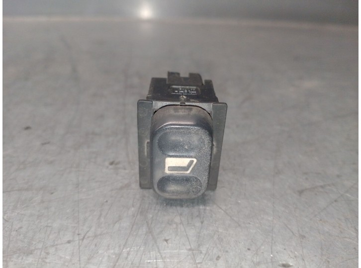 Replacement front right window regulator switch for Citroën Evasion Monospace (22, U6) 2.0 HDi OEM IAM reference 6552AR 6552AR 