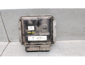 Replacement engine control unit (ECU) for Opel Astra H Station Wagon (A04) 1.7 CDTi (L35) OEM IAM reference 55571776 MB275800954