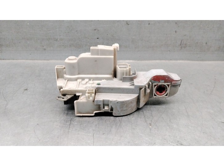 Replacement front left door lock for Fiat Bravo II (198_) 1.9 D Multijet (198AXB1A) OEM IAM reference 51902605